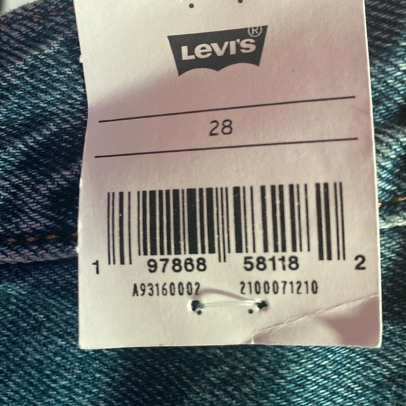 Levi’s mid length skirt never worn - Picture 6 of 6